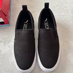 Puma Junor size 4 Never worm